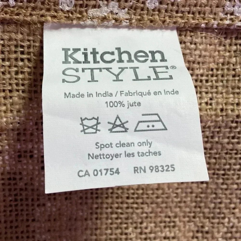 Kitchen Style | Winter  ❄️ Table Runner - Picture 3 of 3